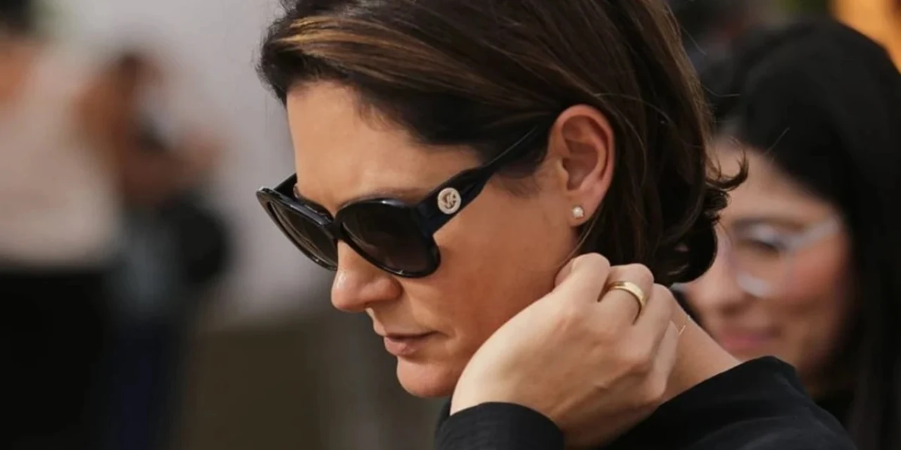 Michelle Bolsonaro publica versículo bíblico após prisão do ex-presidente