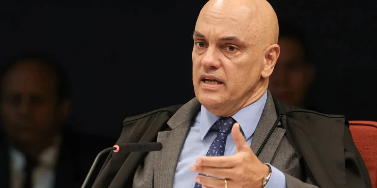 Moraes dá 24 horas para defesa explicar tentativa de violação de tornozeleira por Bolsonaro