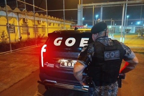 GOE prende homem acusado de falsificar documentos, no Centro de PG