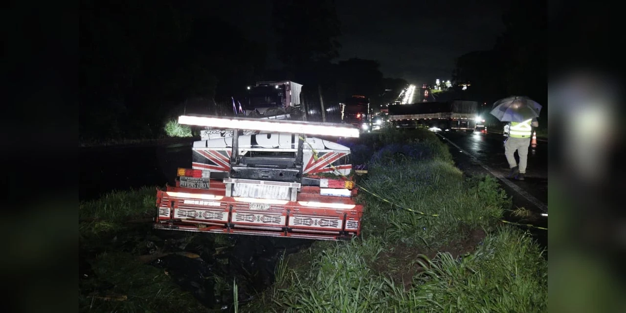 Caminhoneiro morre após grave acidente na BR-376 em Ponta Grossa