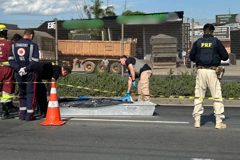 Um mês após atropelamento, homem morto na BR-376 segue sem identificação