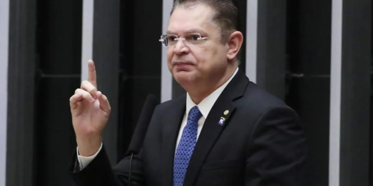 Líder do PL cobra votação da anistia e afirma que oposição pode adotar novas ações