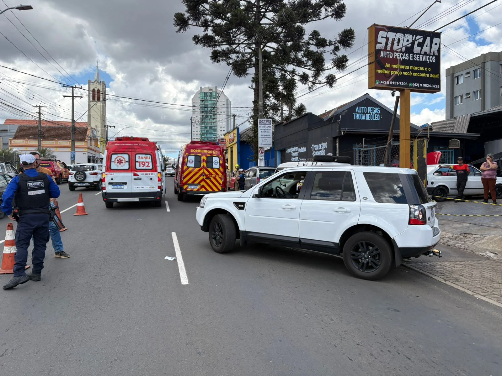 Vítima foi atropelada por um veículo Land Rover | Foto: Heryvelton Martins/D'Ponta News