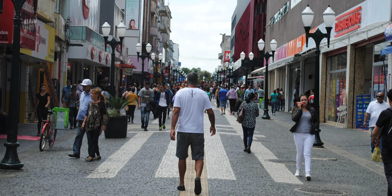 Pagamento do 13º salário deve injetar R$ 460 milhões na economia de Ponta Grossa