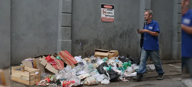 Câmara de Ponta Grossa aprova recompensa para quem denunciar lixo jogado na rua; entenda