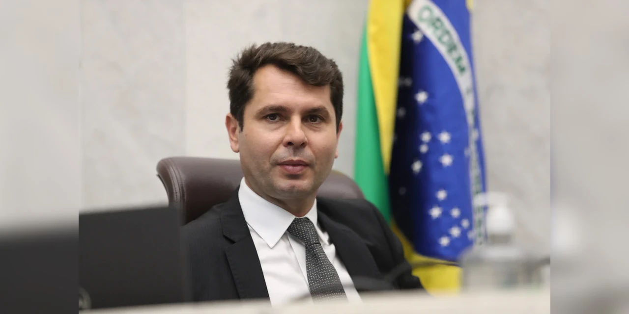 Alexandre Curi tem a menor rejeição entre os nomes testados ao governo do Paraná, aponta pesquisa