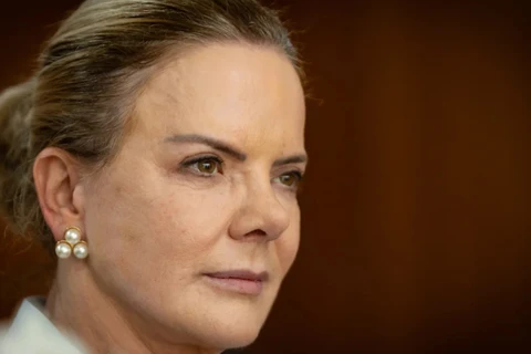 Gleisi Hoffmann cita operação contra Refit e cobra aprovação urgente do projeto sobre Devedor Contumaz