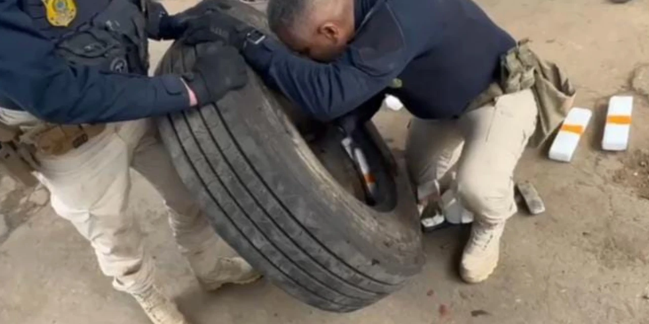 Carreta do Paraguai é apreendida com 900 kg de maconha nos pneus na BR-277