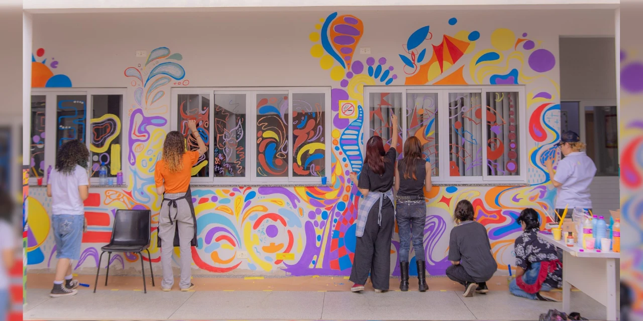 Alunos de Artes Visuais da UEPG dão novo visual ao CAPS de Uvaranas