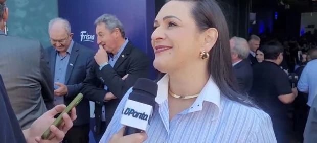 Elisangela Pedroso destaca crescimento econômico e avanço industrial em Carambeí