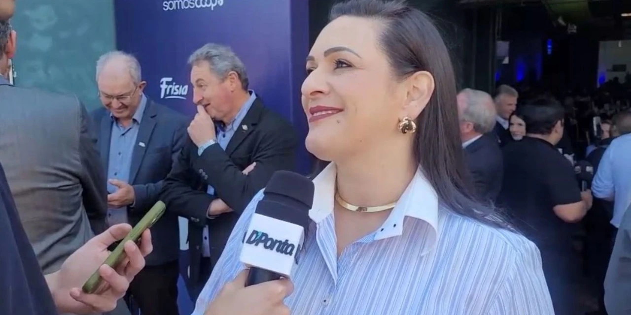 Elisangela Pedroso destaca crescimento econômico e avanço industrial em Carambeí