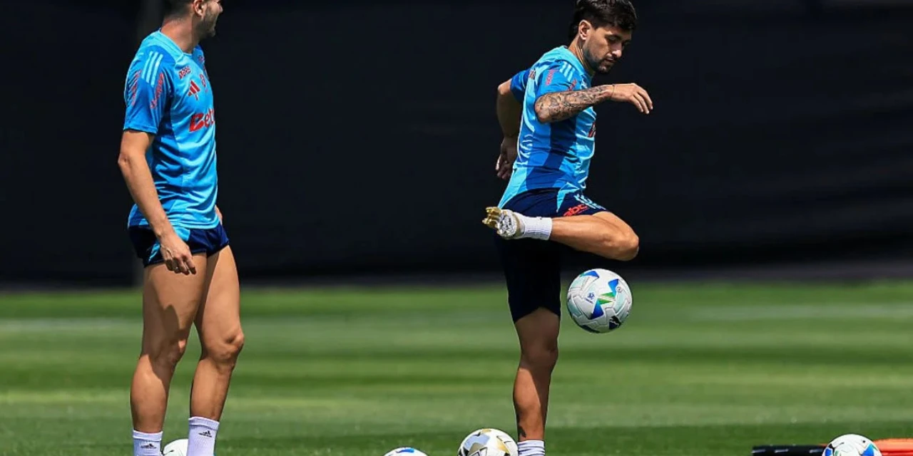 Flamengo encerra preparação em Lima para decisão da Libertadores contra o Palmeiras