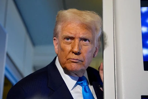 Trump publica imagem sobre “Trump 2028” e reacende debate sobre limites constitucionais nos EUA