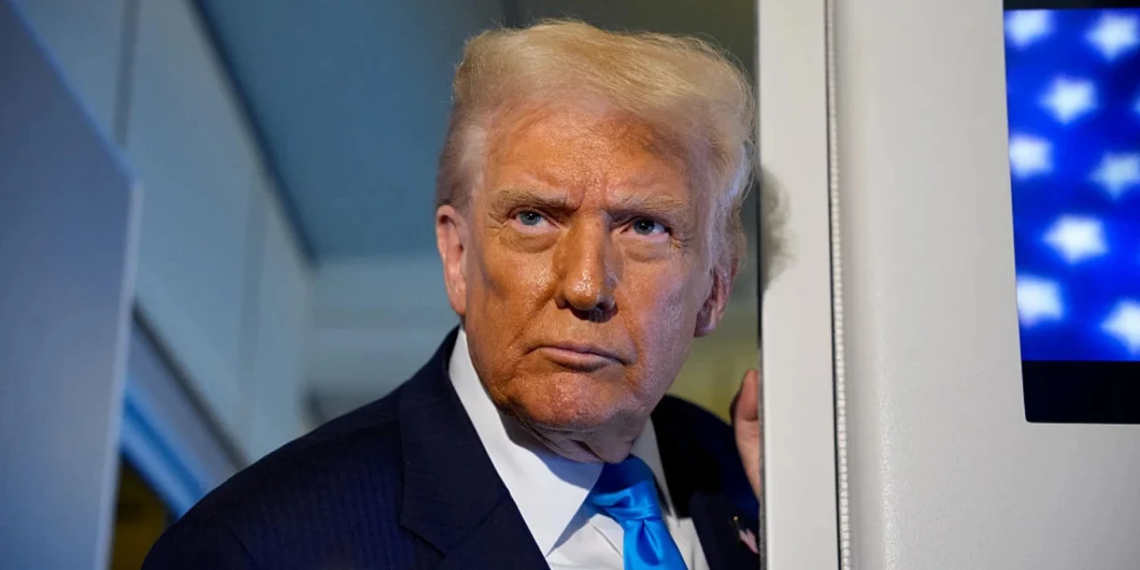 Trump publica imagem sobre “Trump 2028” e reacende debate sobre limites constitucionais nos EUA