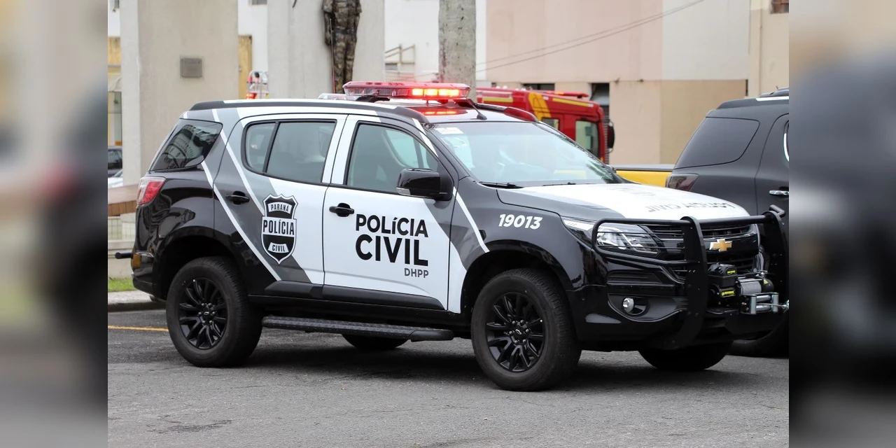 Pai e filho são presos por diferentes crimes em cidade do Paraná