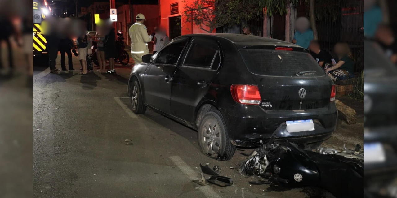 VÍDEO: Colisão entre carro e moto deixa jovem ferido em cruzamento de 'Uvaranas'