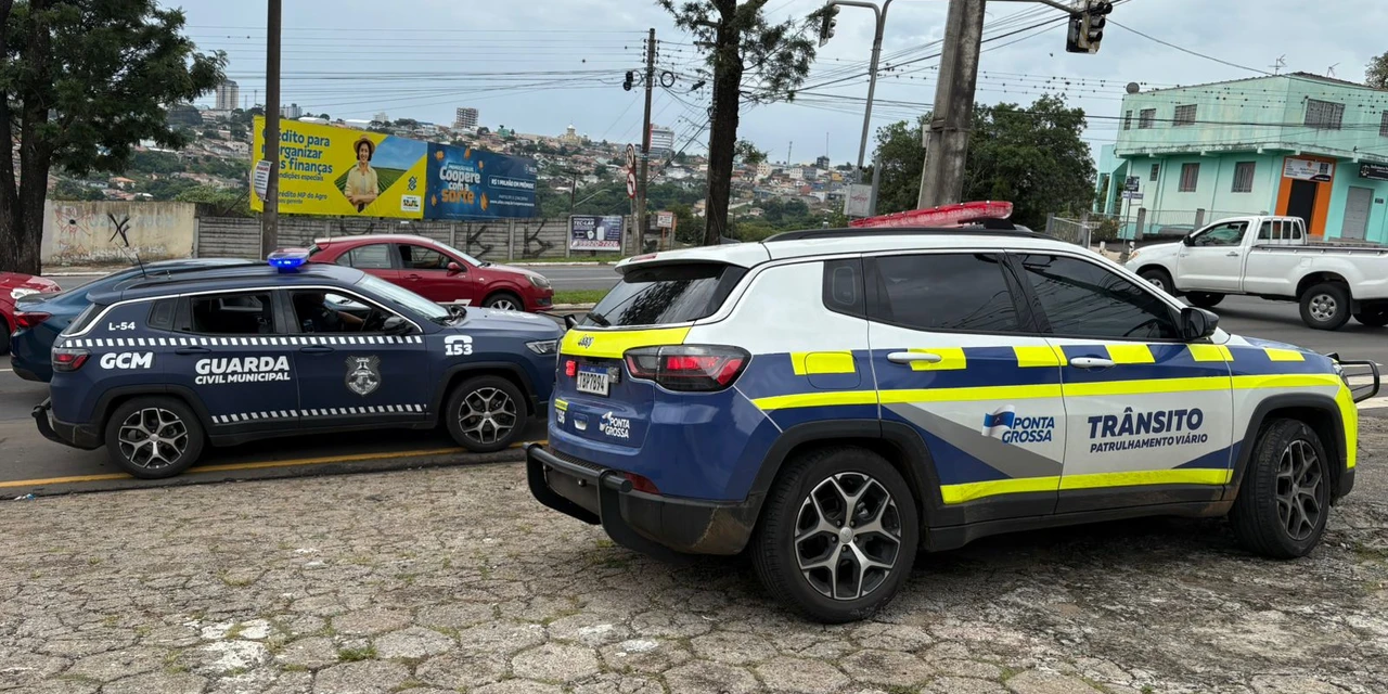 Motorista alcoolizado provoca colisão entre Montana e Saveiro em cruzamento de Ponta Grossa