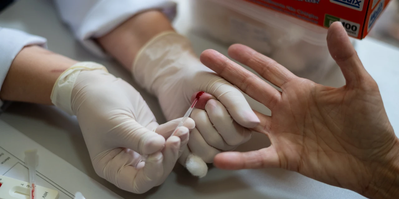 Ponta Grossa destaca-se na prevenção ao HIV/AIDS com tratamento de excelência