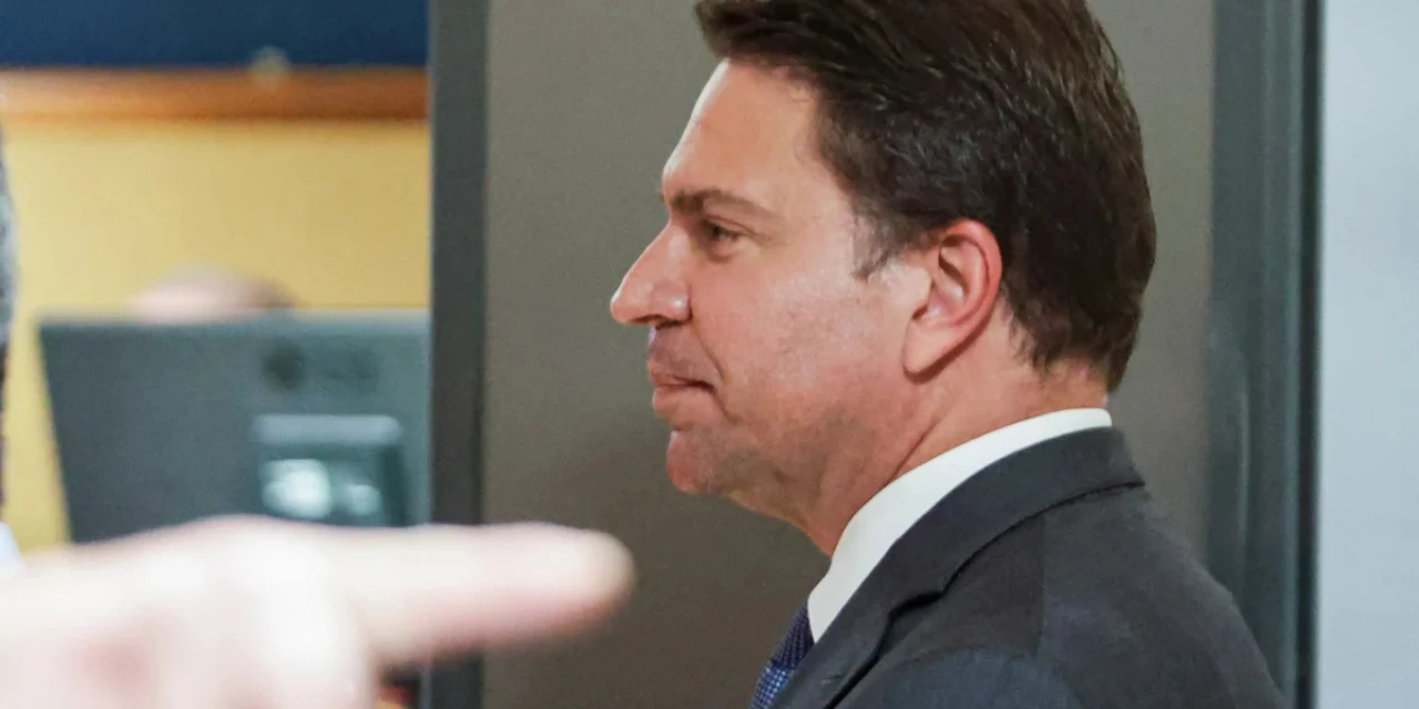 Câmara bloqueia salário de Alexandre Ramagem após determinação do STF