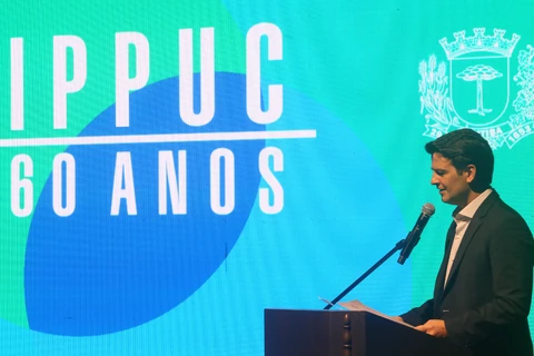 "Me sinto honrado em homenagear quem colocou Curitiba como referência”, afirma Eduardo Pimentel nos 60 anos do Ippuc
