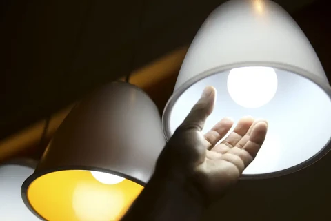 Conta de energia deve ficar mais barata em dezembro