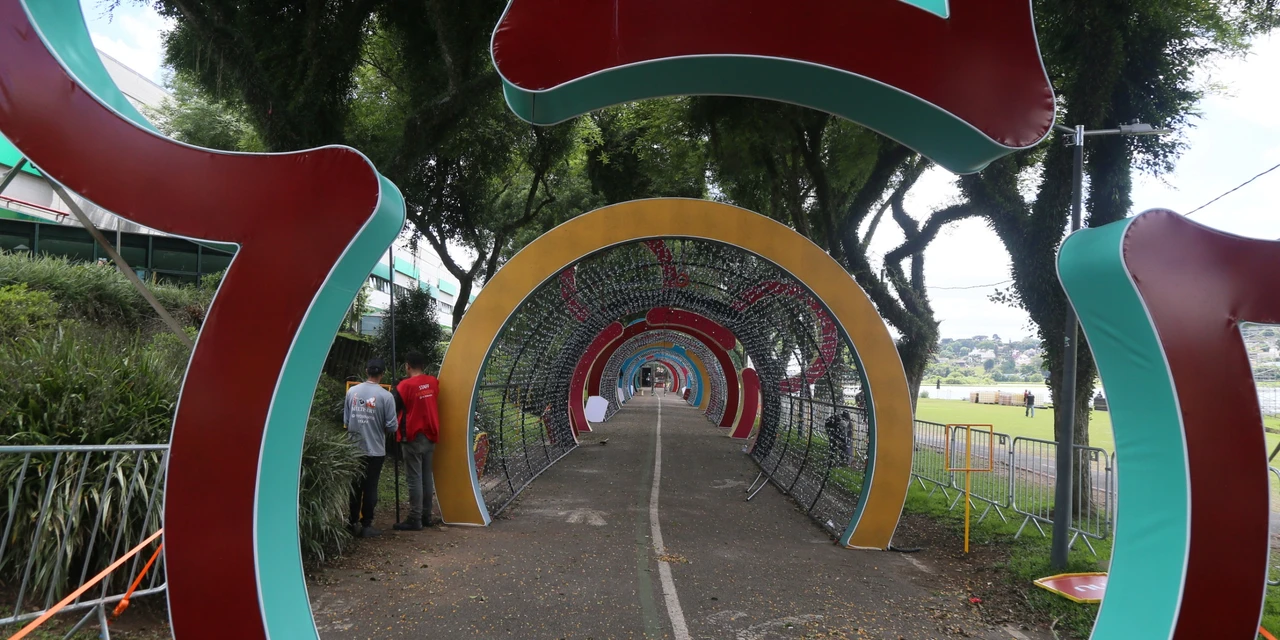 Parque temático "Disney Celebra: um Natal Inesquecível" estreia nesta quinta-feira (04) no Parque Barigui