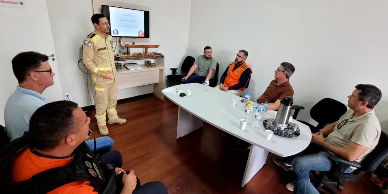 Reunião fortalece parceria entre forças de segurança em Ponta Grossa