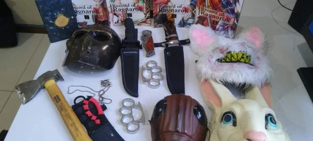 Saiba o que tinha em 'arsenal' entregue em igreja de Castro; suspeita de atentado