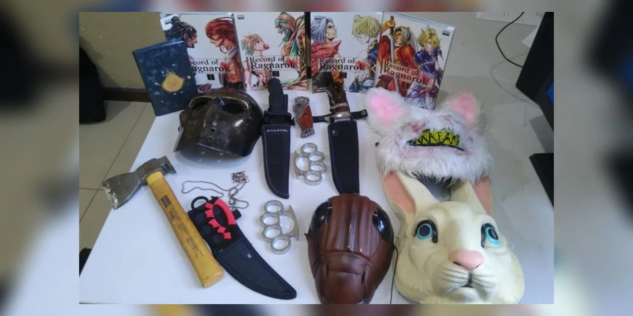 Saiba o que tinha em 'arsenal' entregue em igreja de Castro; suspeita de atentado