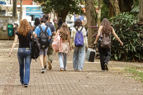 Número de jovens 'nem-nem' diminui no Paraná nos últimos anos; veja os dados