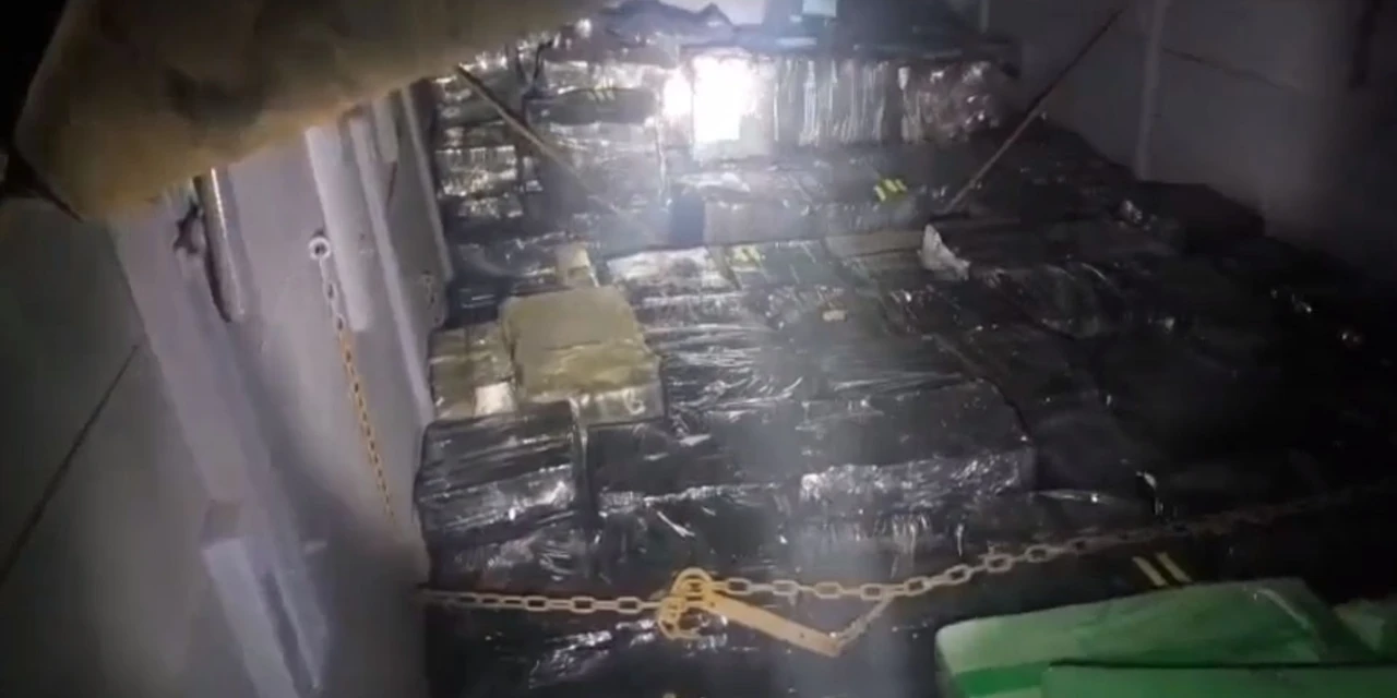 PRF apreende mais de 3 toneladas de maconha em carreta de caminhão em Palmeira