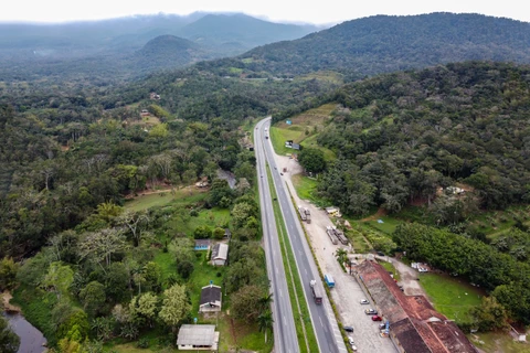 Greve dos caminhoneiros perde força e rodovias seguem sem bloqueios na região