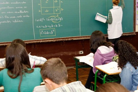 TCE determina correção de edital irregular para compra de materiais escolares em Telêmaco Borba