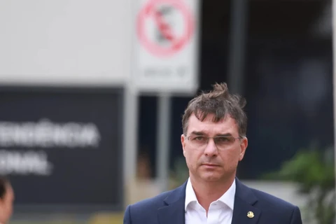 Escolha de Flávio Bolsonaro para 2026 redefine cenário da direita e pressiona pré-candidatos ao Planalto