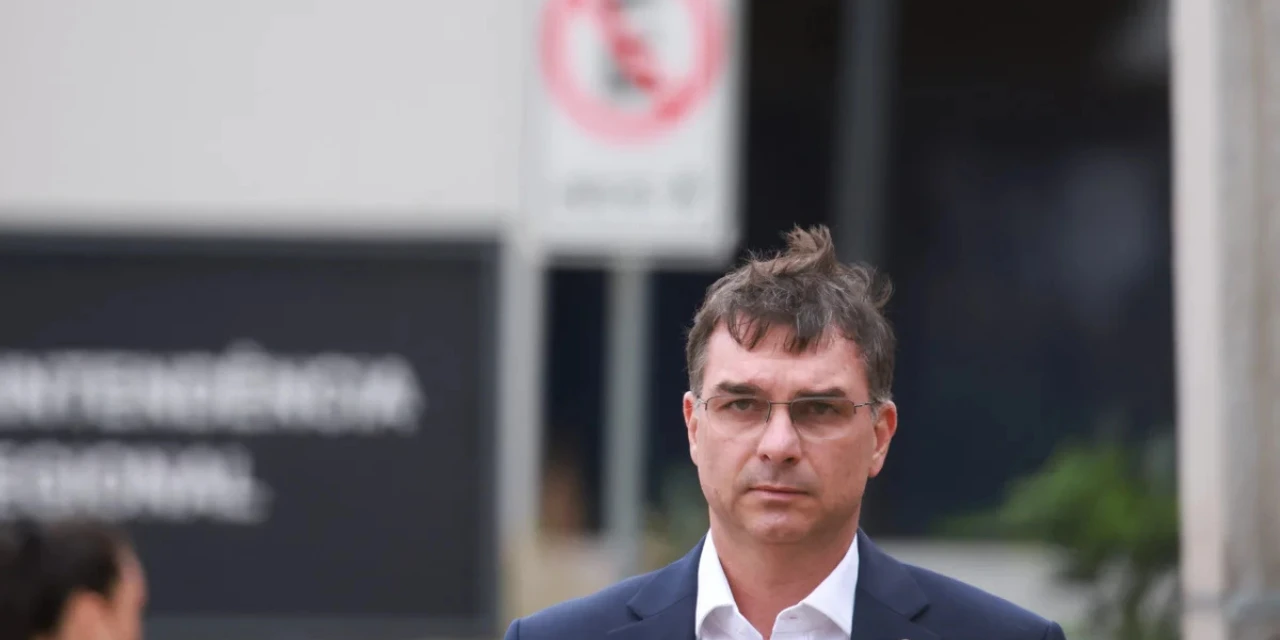 Escolha de Flávio Bolsonaro para 2026 redefine cenário da direita e pressiona pré-candidatos ao Planalto