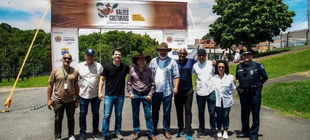 "Valorizar as raízes é fortalecer a identidade da cidade”, diz Eduardo Pimentel em evento no Parque dos Tropeiros