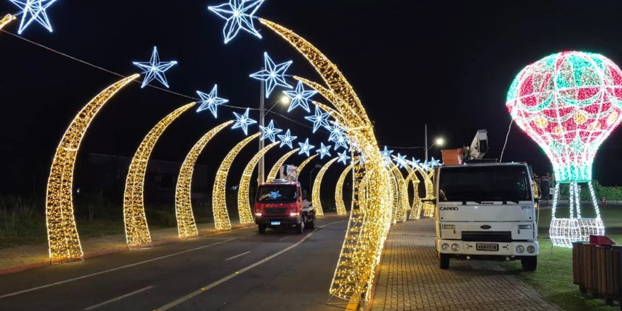 Programação de Natal começa hoje (08) em Carambeí; veja fotos da decoração