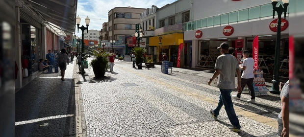 Comércio de rua funciona até às 21h nesta semana em Ponta Grossa