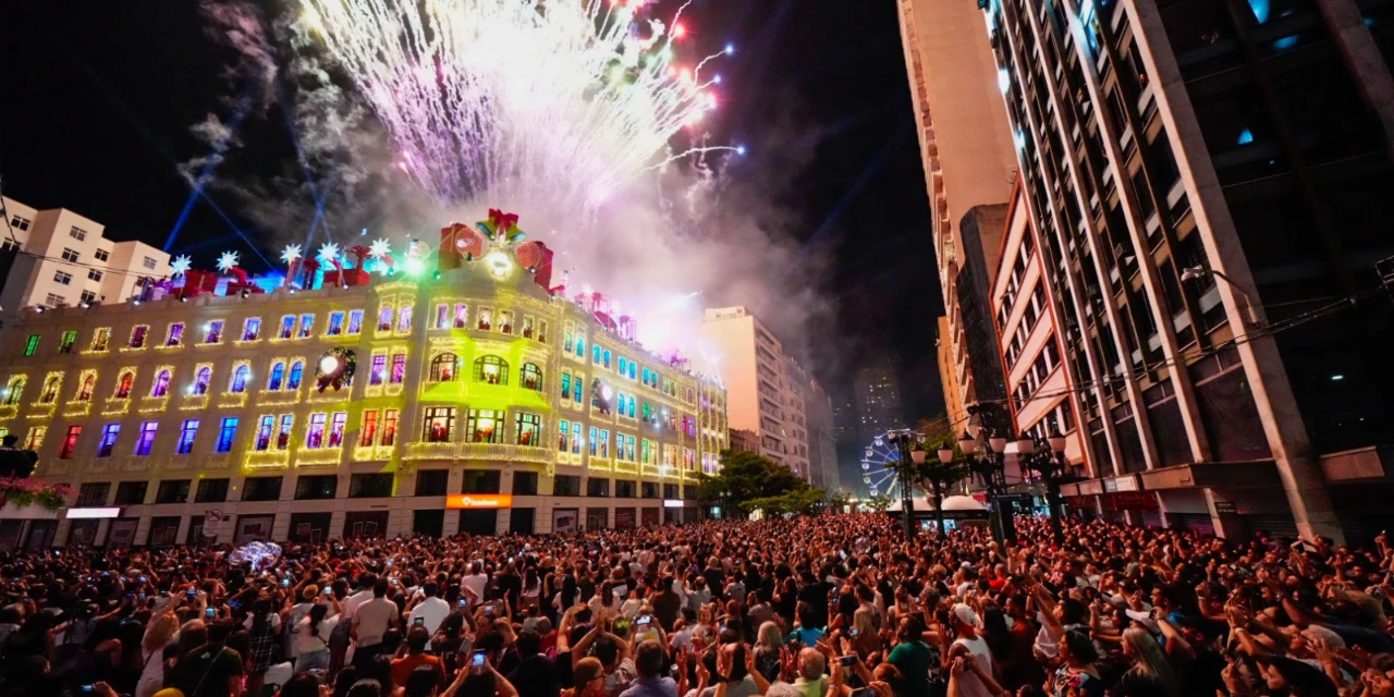 "O Palácio Mágico do Natal" encanta 70 mil pessoas em três dias e retorna neste final de semana em Curitiba
