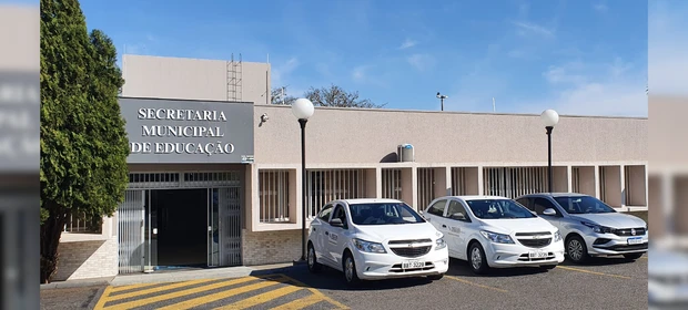 Prefeitura licita R$ 9,2 mi para distribuir meias e calçados aos alunos da rede municipal de educação