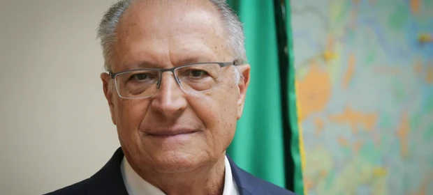 Alckmin celebra CNH simplificada e mais acessível