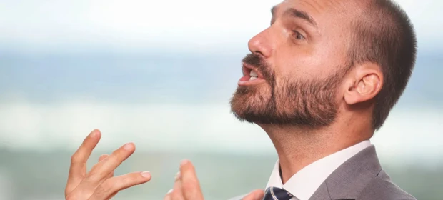 Hugo Motta diz que Eduardo Bolsonaro já tem faltas para cassação do mandato