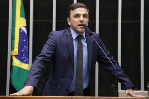 “Estamos garantindo dignidade a milhões de brasileiros", diz Aliel sobre novas regras da CNH