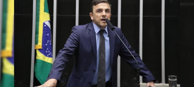 “Estamos garantindo dignidade a milhões de brasileiros", diz Aliel sobre novas regras da CNH