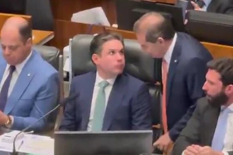 Câmara analisa projeto que reduz penas dos condenados do 8/1