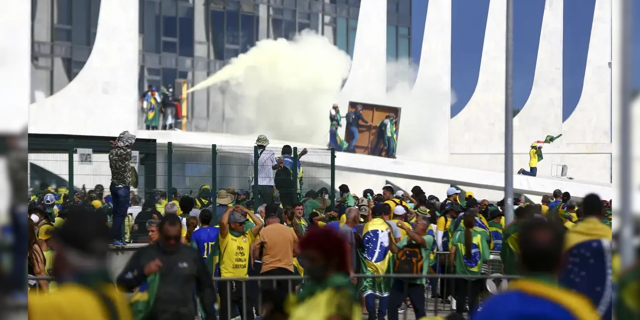 Deputados aprovam redução de pena dos condenados pelos atos antidemocráticos de 8 de janeiro