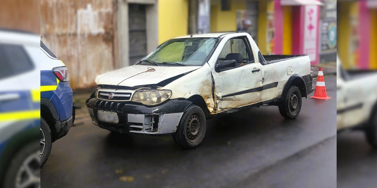 Equipe do 'Trânsito' flagra carro com mais de R$ 12 mil em débitos no Centro de Ponta Grossa