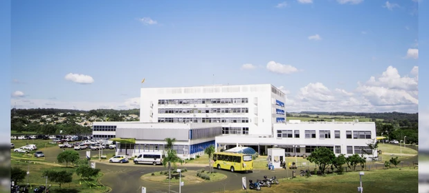 Ratinho Junior sanciona lei que atualiza modelo de gestão do HU-UEPG; entenda