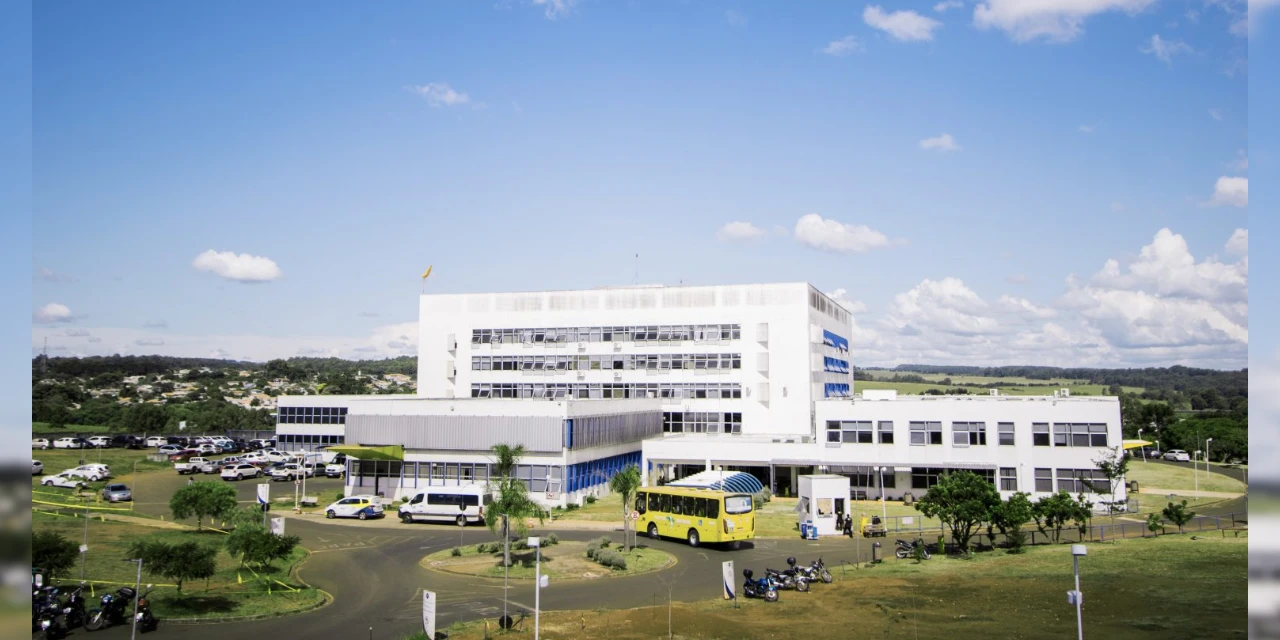 Ratinho Junior sanciona lei que atualiza modelo de gestão do HU-UEPG; entenda