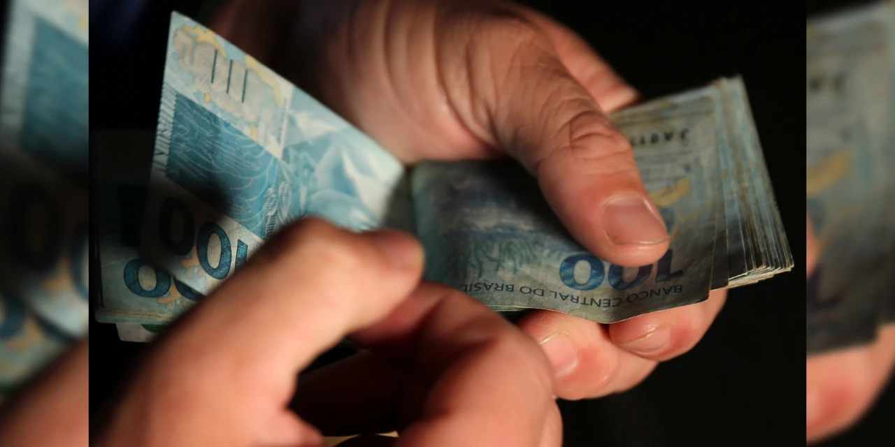 Salário mínimo será de R$ 1.621 em 2026, confirma Governo Federal